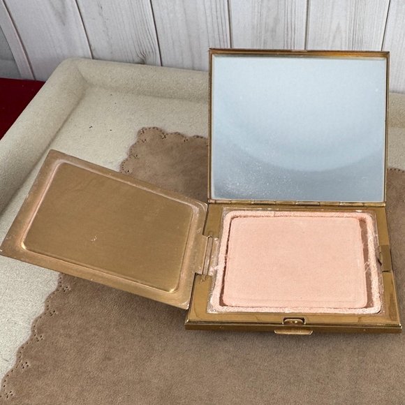 Vintage Compact Case Good, Guilloche Enamel with Gold Leaf - Picture 7 of 9